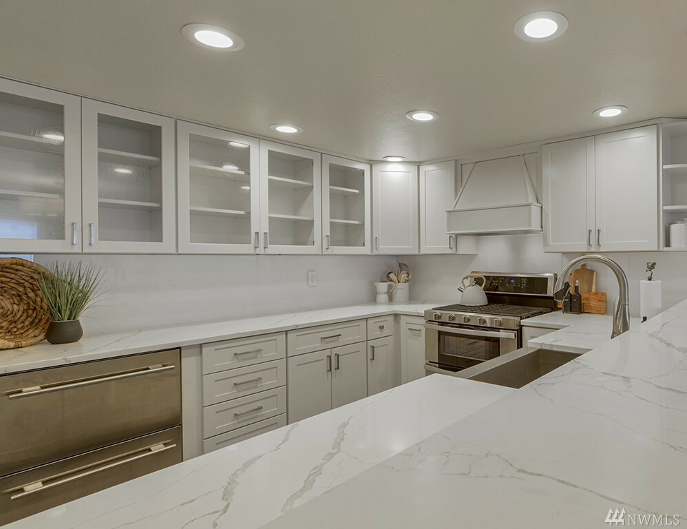 Property Photo:  480 S State St 203  WA 98225 