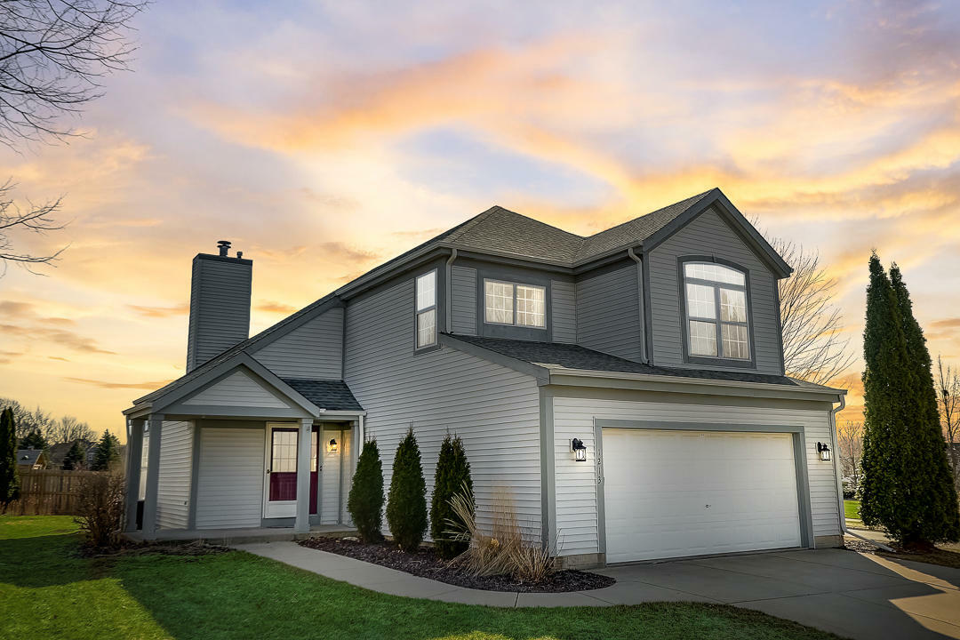 Property Photo:  1213 Thrush Ln  WI 53189 