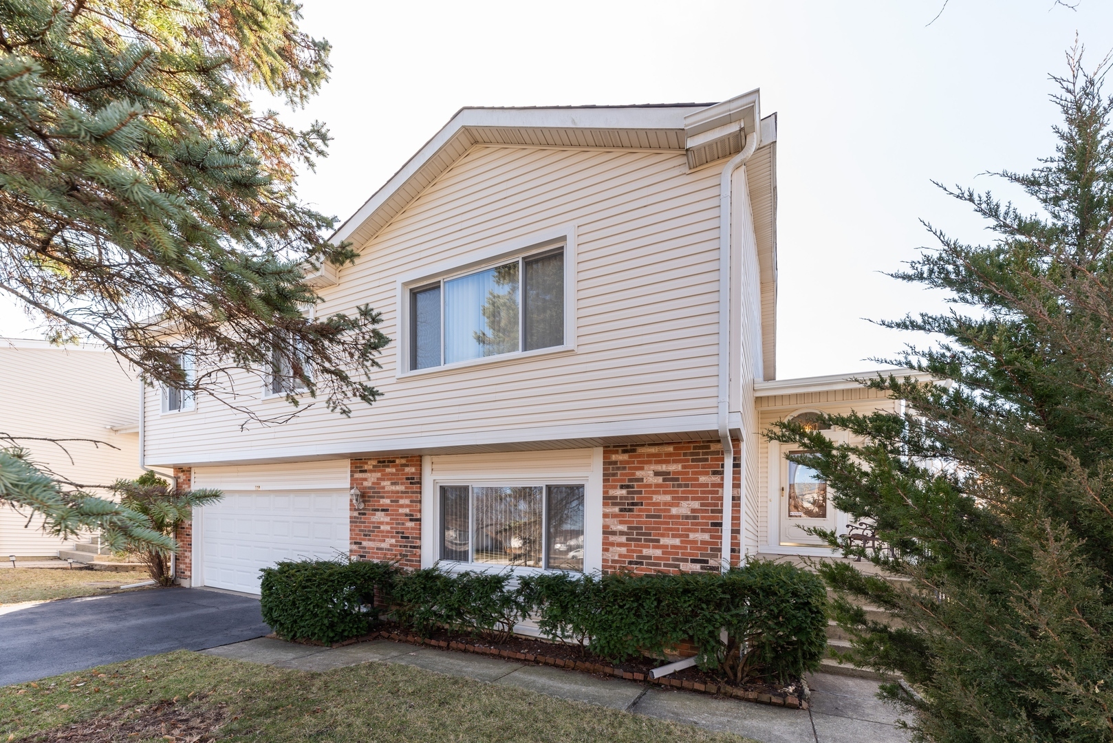 Property Photo:  103 Green Meadow Court  IL 60008 