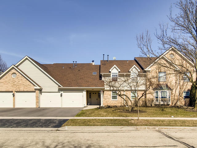 Property Photo: 2862 Meadow Lane W2 IL 60193