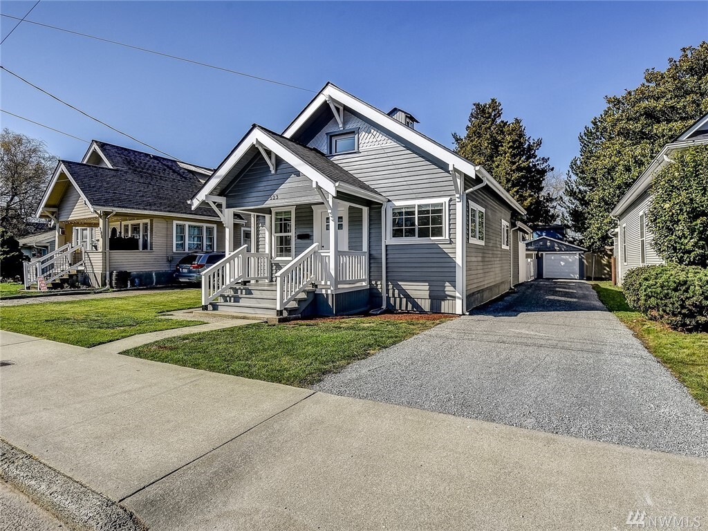 Property Photo: 523 Williams Avenue S WA 98057