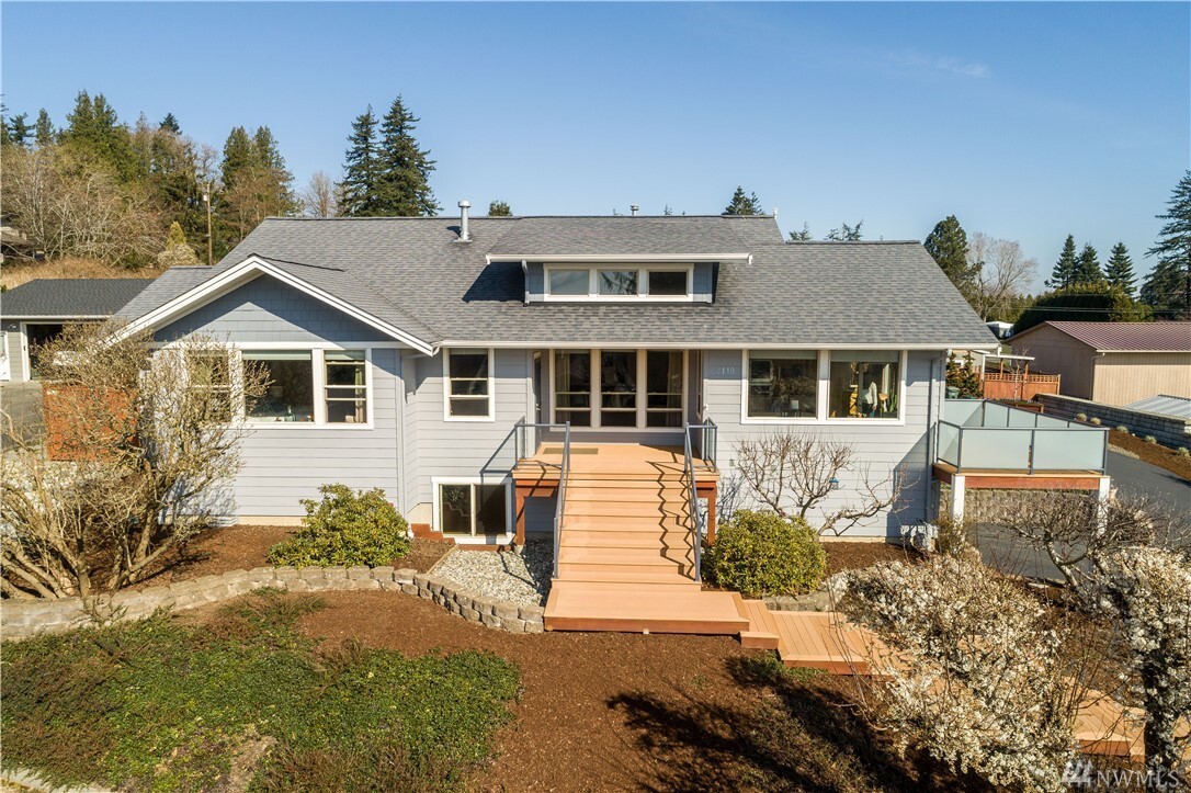 Property Photo:  2440  Crestline Street  WA 98248 