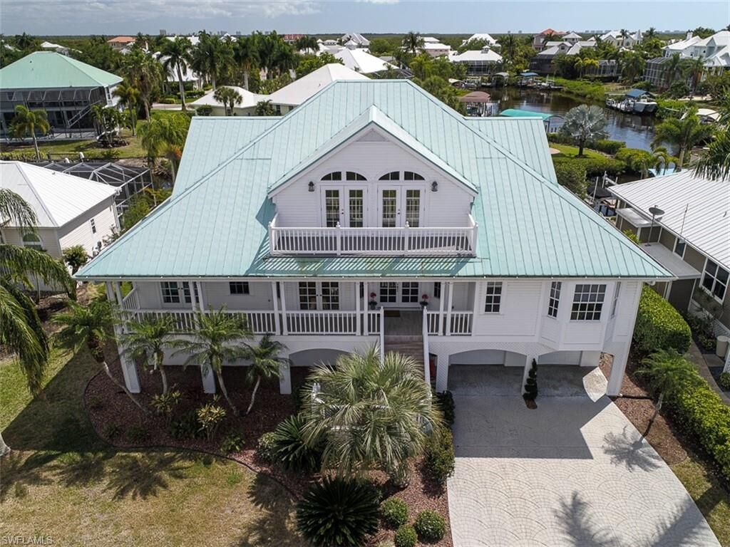 Property Photo:  6337 Cocos Dr  FL 33908 