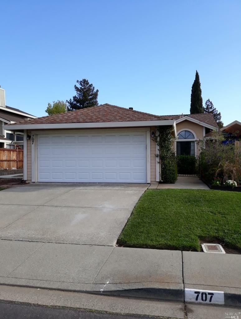 707 Peregrine Way  Vacaville CA 95687 photo