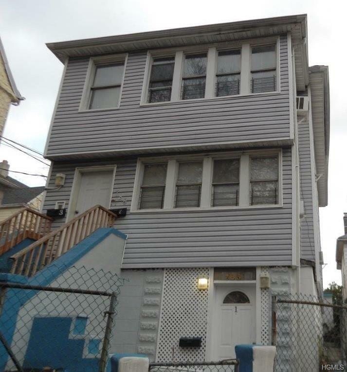 Property Photo:  785 S Oak Drive 3 Top Floor  NY 10467 