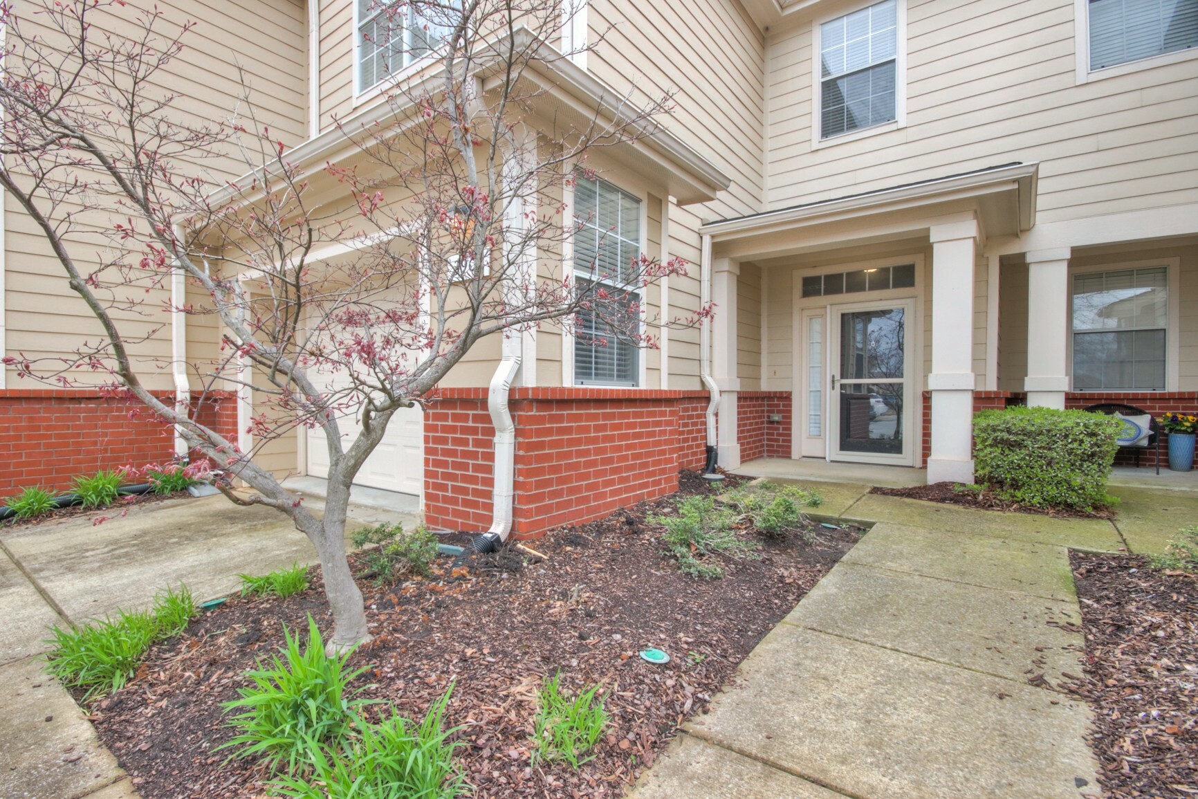 Property Photo: 3909 Cannonsgate Ln TN 37128