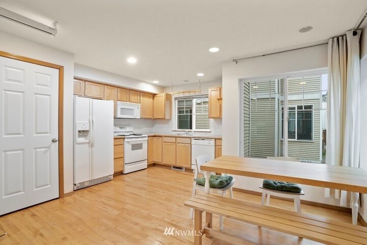 Property Photo: 8521 Midvale Avenue N C WA 98103