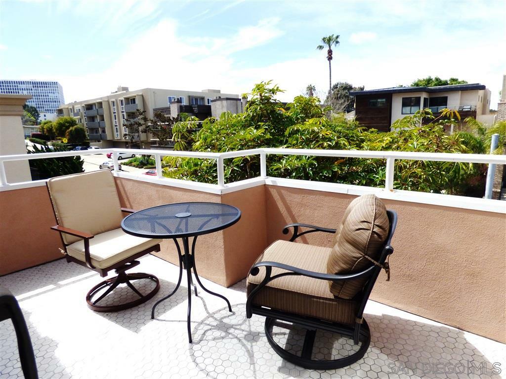 Property Photo:  1115 Pearl Street 6  CA 92037 