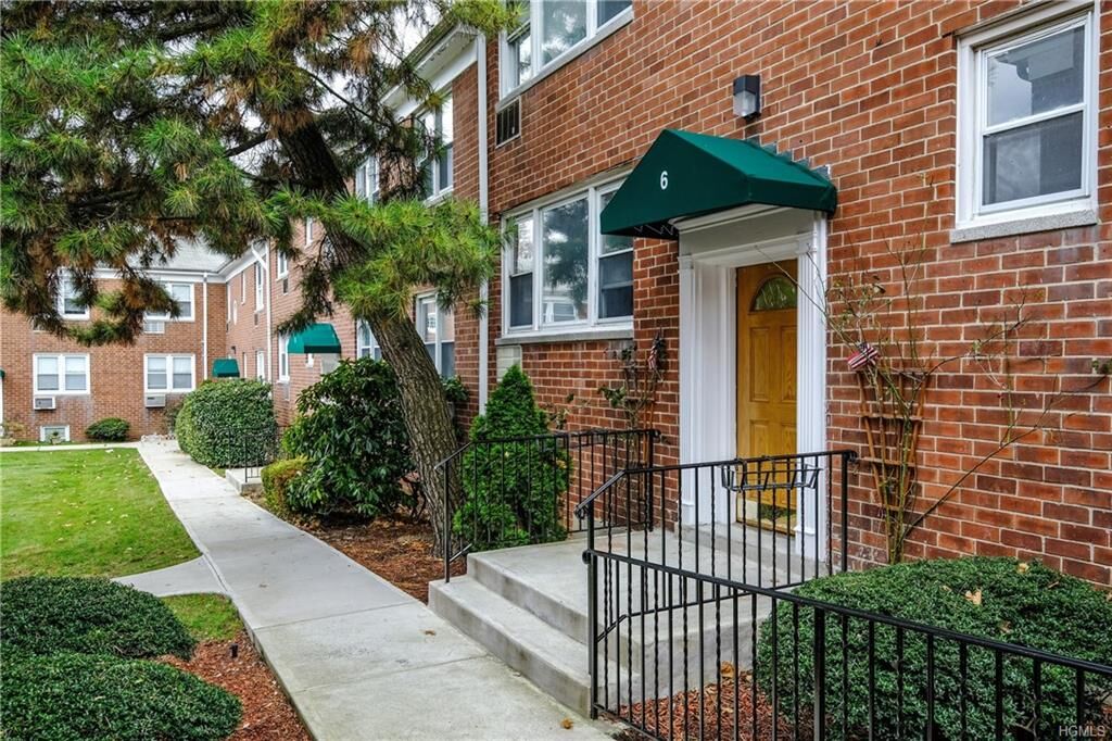 Property Photo: 643 Pelham Road 6B NY 10805