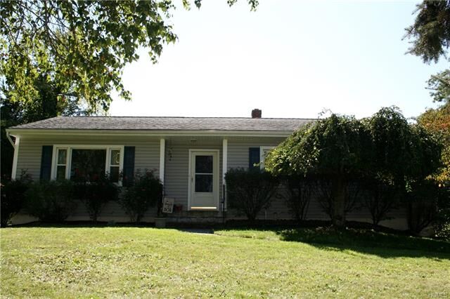 Property Photo:  87 Kings Road  NY 12575 