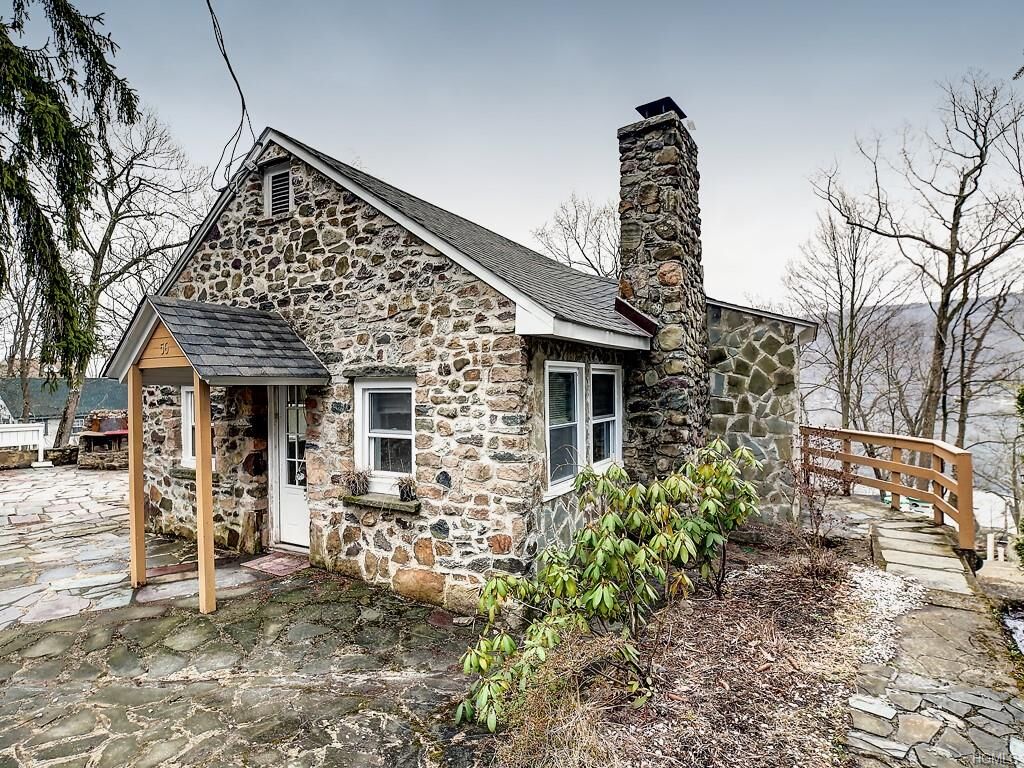 Property Photo:  56 Indian Trail N  NY 10925 
