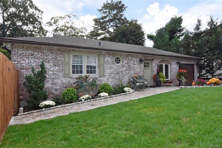 140 Winnebago Road  Yonkers NY 10710 photo