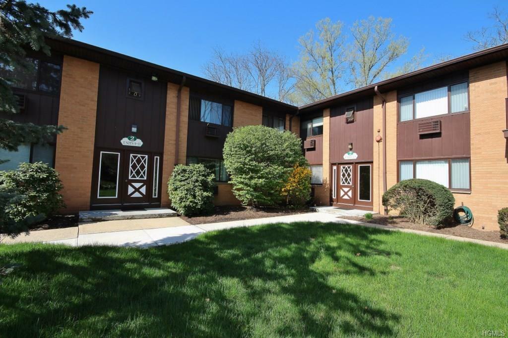 Property Photo:  2 W Lawrence Park Drive 10  NY 10968 