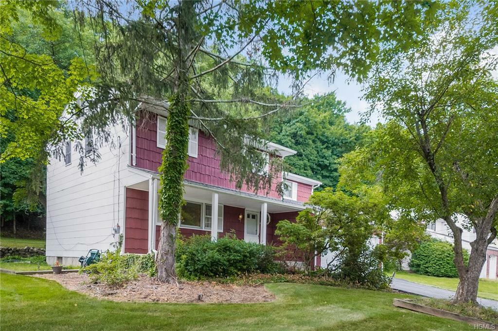 Property Photo:  26 Great Oaks Drive  NY 10956 