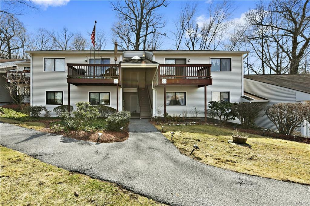 Property Photo:  84 Molly Pitcher Lane H  NY 10598 