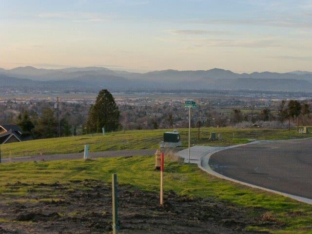 505 Splendida Drive  Medford OR 97504 photo