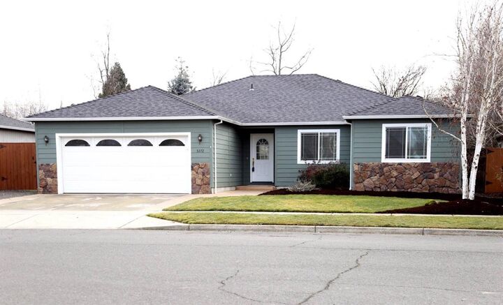 3272 Ford Drive  Medford OR 97504 photo