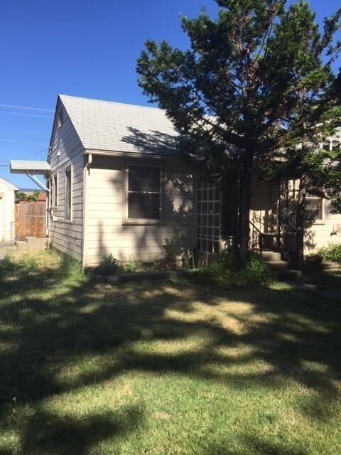 Property Photo: 511 Mary Street OR 97504