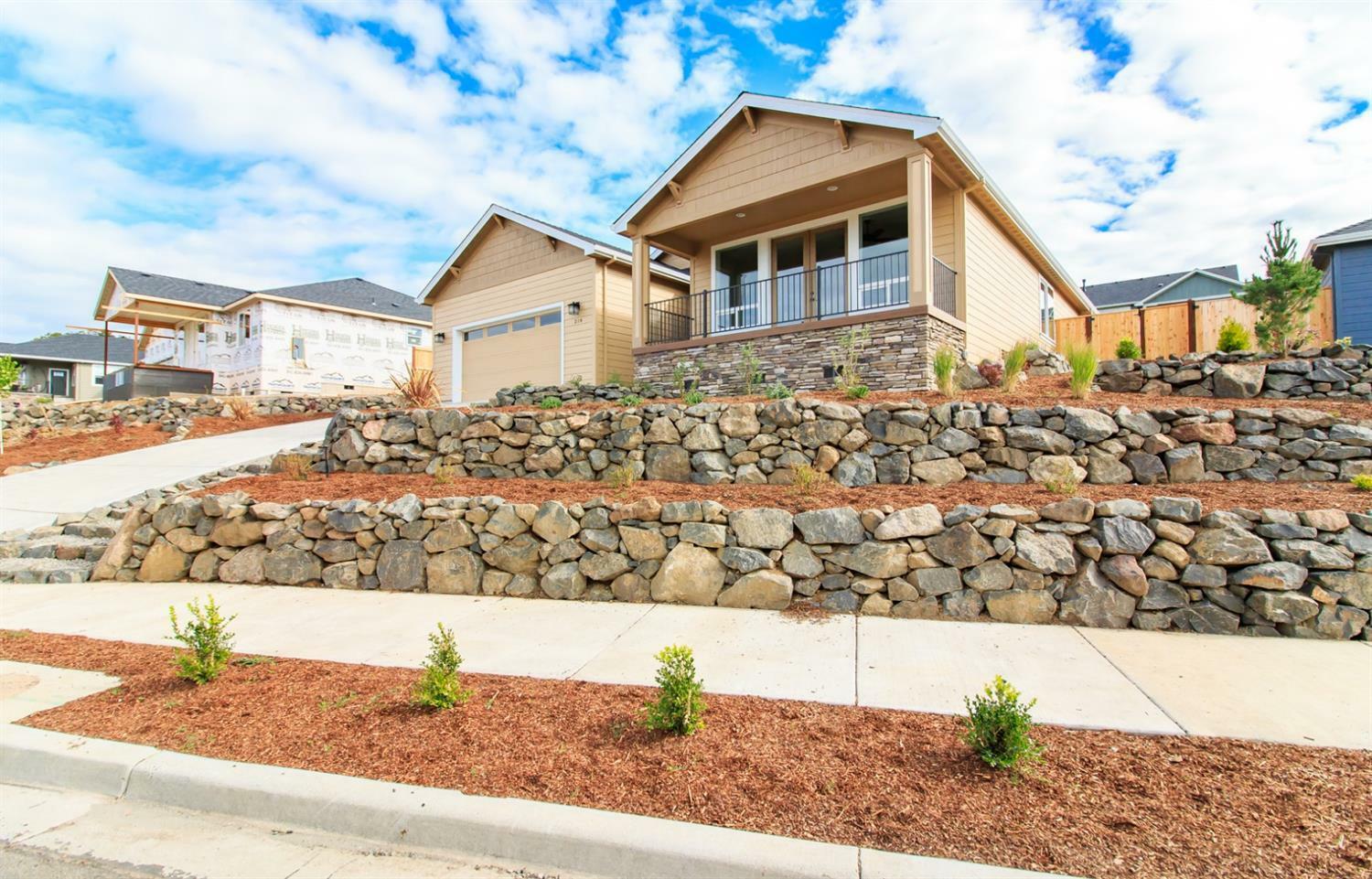 Property Photo:  218 Cambridge Terrace  OR 97524 