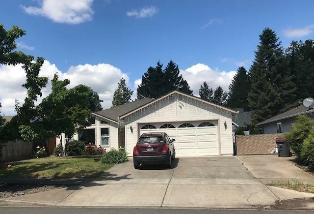 Property Photo:  1610 Warren Way  OR 97501 