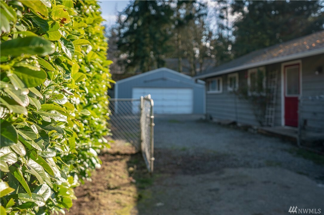 Property Photo:  6606 230th St SW  WA 98043 