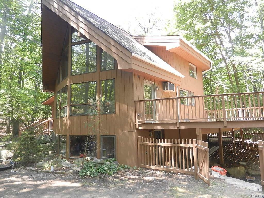 Property Photo:  55 Esselborne Road  NY 10516 