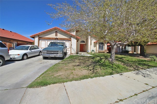 Property Photo:  1619 E Newgrove Street  CA 93535 