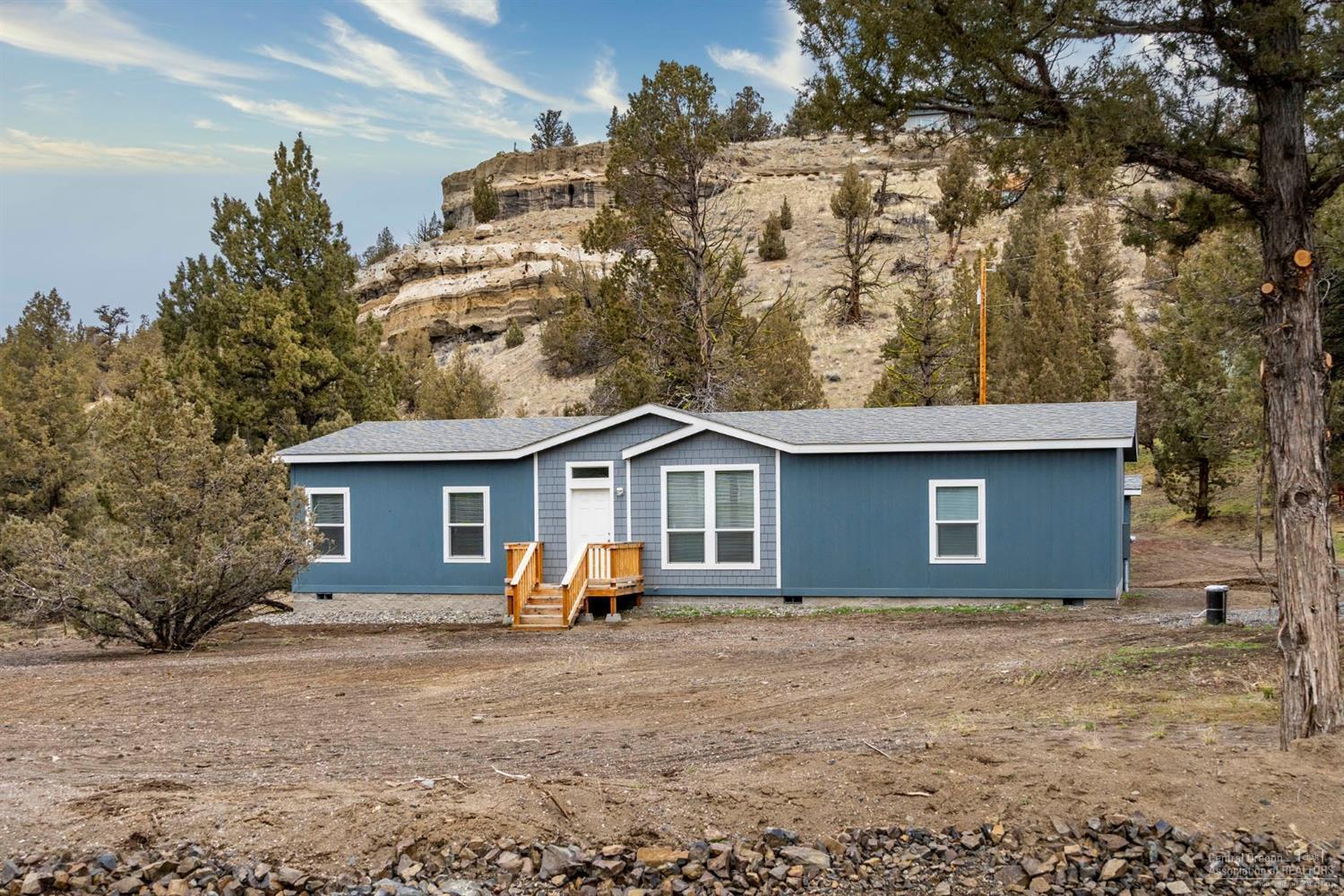 Property Photo: 16528 SW Folley Waters Drive OR 97760