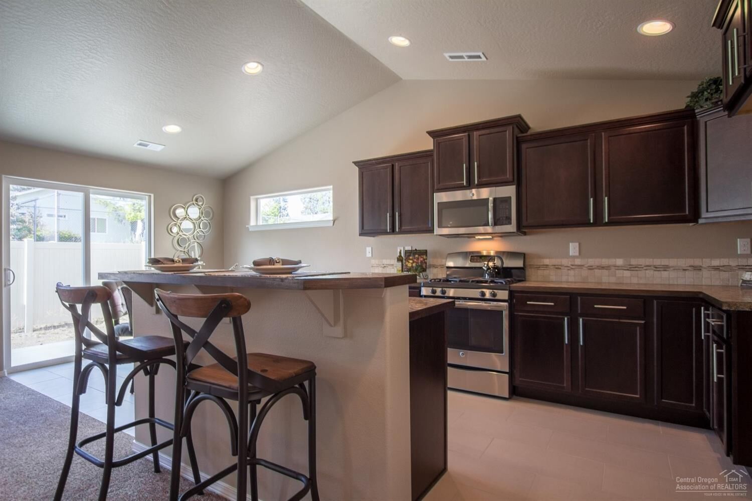 Property Photo: 2584 NW Hemlock Way OR 97756