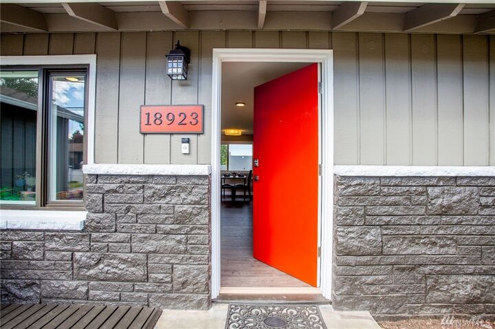 Property Photo: 18923 33rd Ave S WA 98188