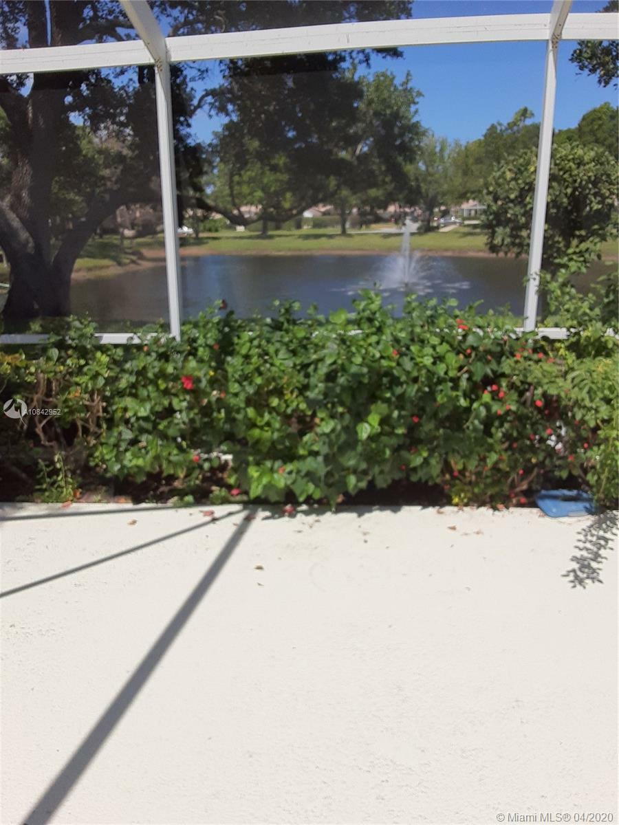 Property Photo:  12101 Myrtle Oak Ct 12101  FL 33410 