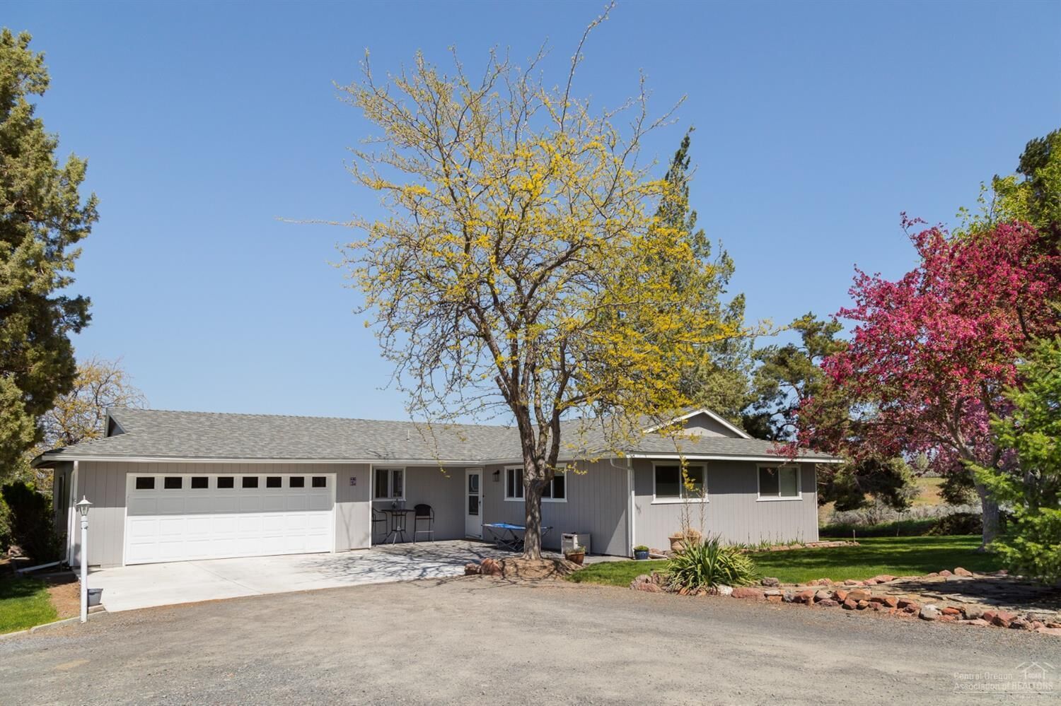 Property Photo: 156 SE Barber OR 97741