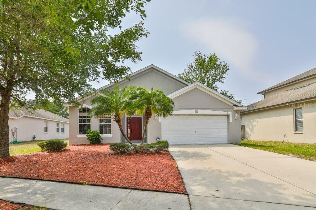 Property Photo:  5143 Clover Mist Drive  FL 33572 