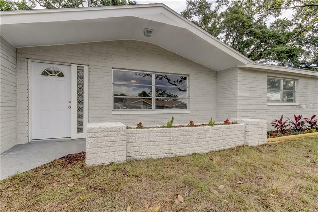 Property Photo:  10806 Piccadilly Road  FL 34668 