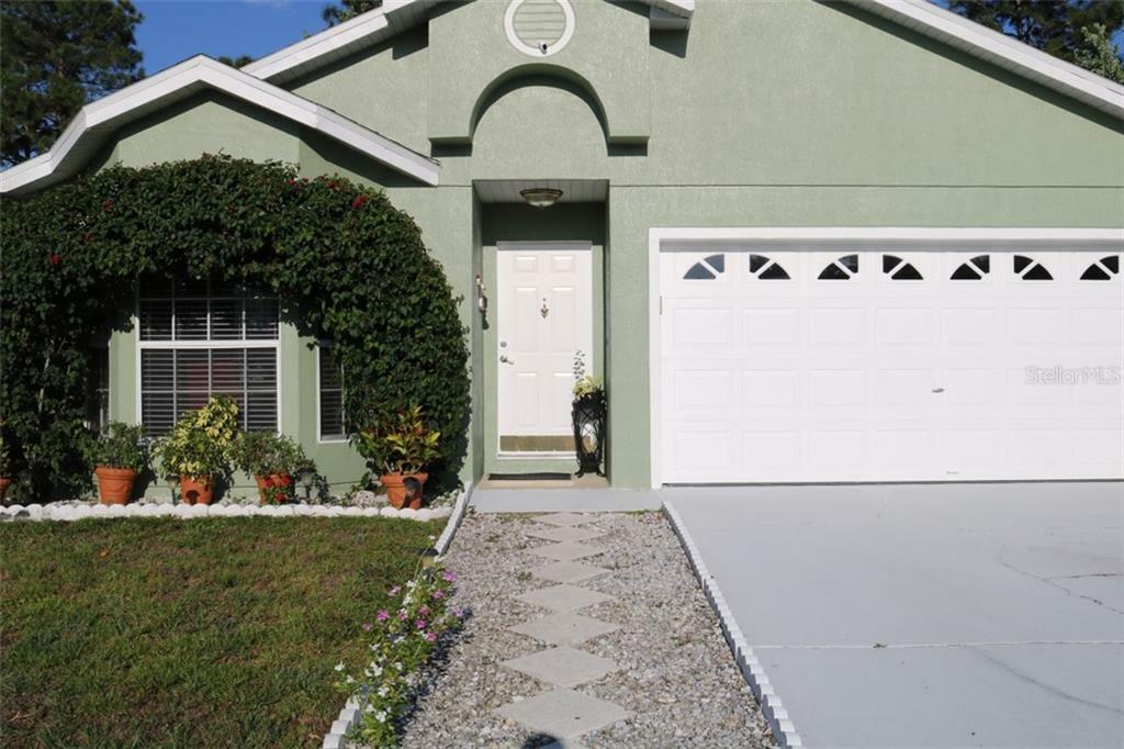 Property Photo:  2121 Hannah Lane  FL 32826 