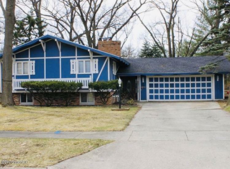 Property Photo:  1435 Hillcrest Drive  MI 49442 