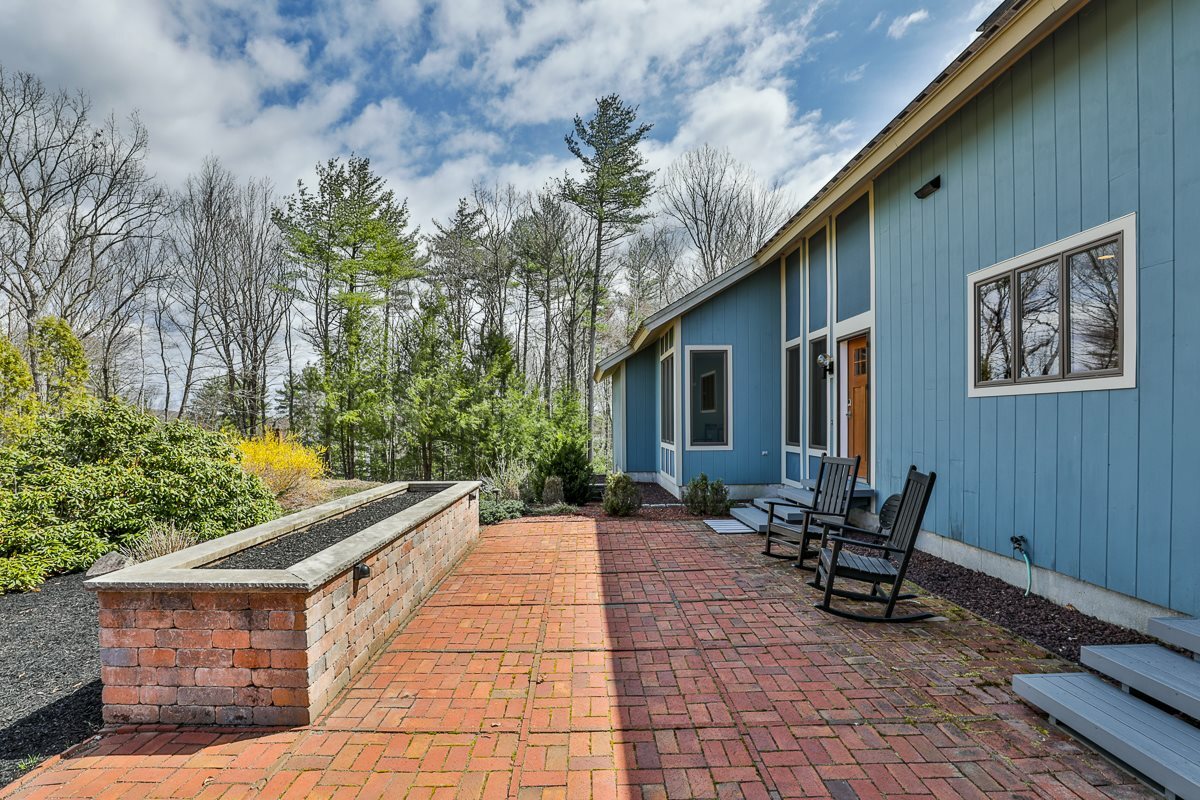 Property Photo:  22 Wallace Brook Road  NH 03033 