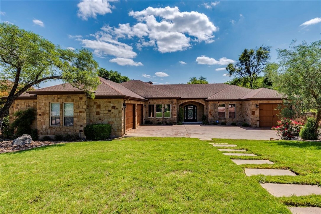 Property Photo:  7101 Greenshores Drive  TX 78730 