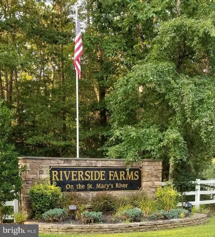 Property Photo:  45969 Laura Lee Way  MD 20634 