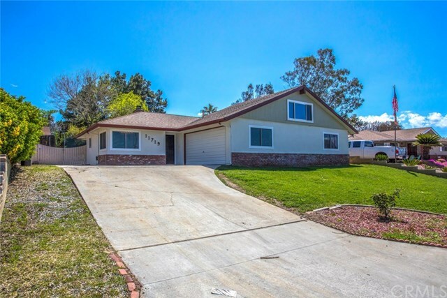 Property Photo: 11719 Auburn Avenue CA 92399
