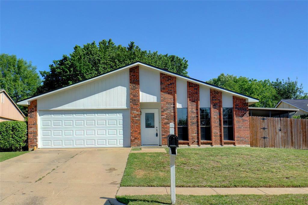 Property Photo:  4009 Manzinita Street  TX 76137 