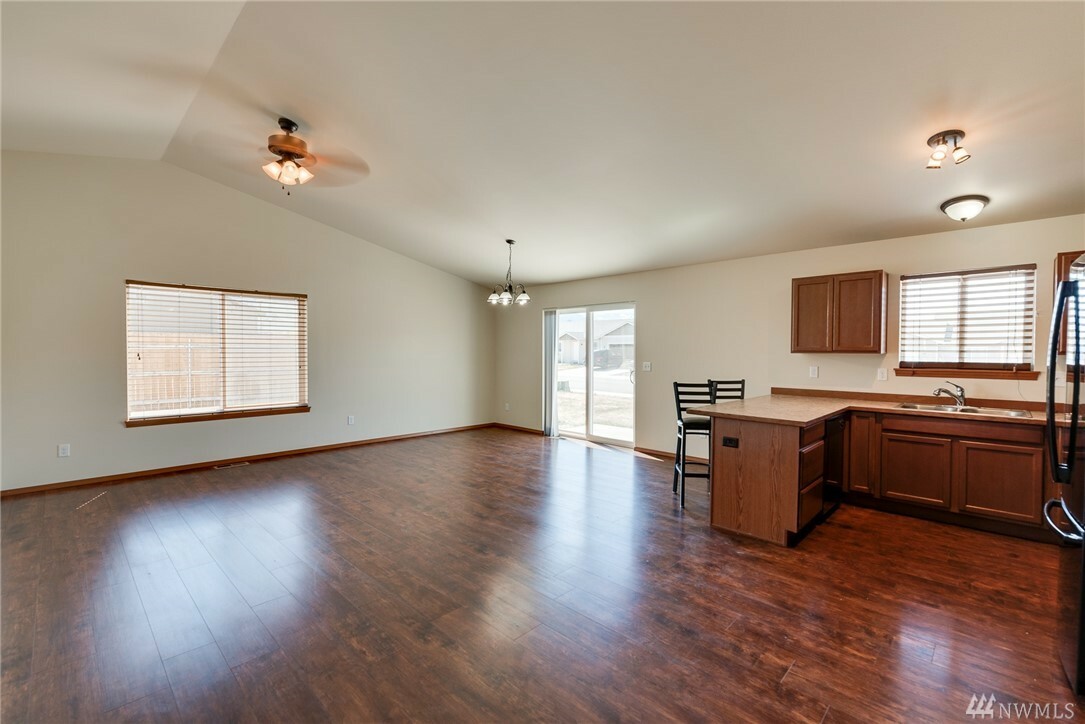 Property Photo: 161 Island Loop Rd WA 98850