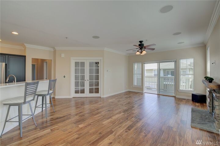 Property Photo: 7711 Fairway Ave SE 204 WA 98065