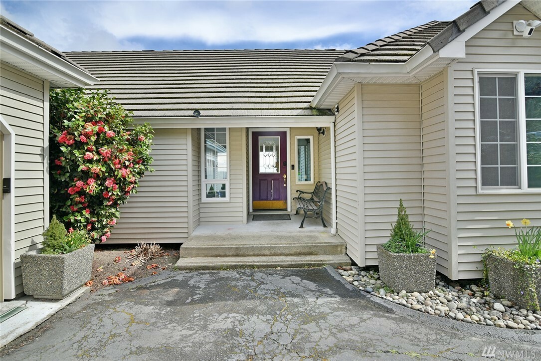 Property Photo:  2307 NE Castle Dr  WA 98370 