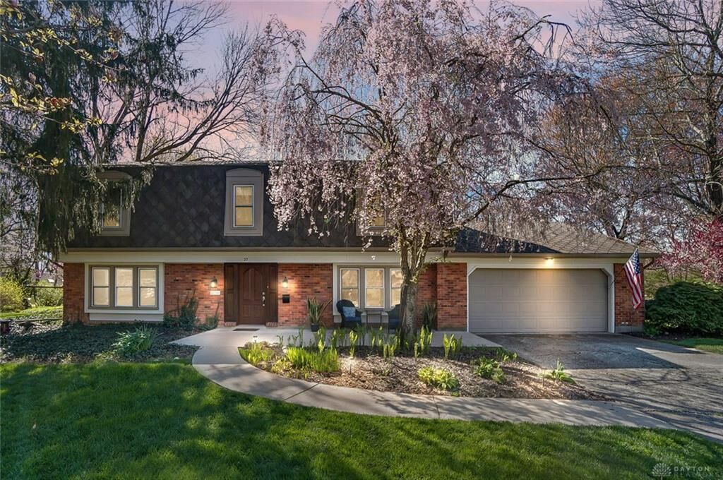Property Photo:  27 Cameron Circle  OH 45459 