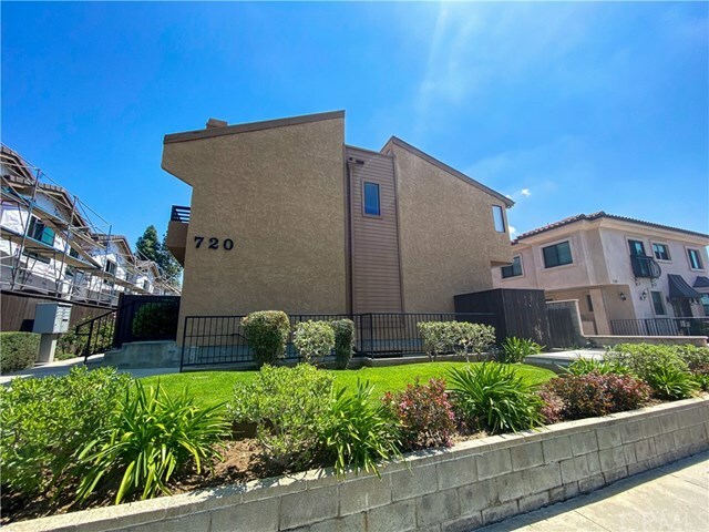 Property Photo:  720 S Marengo Avenue 2  CA 91106 