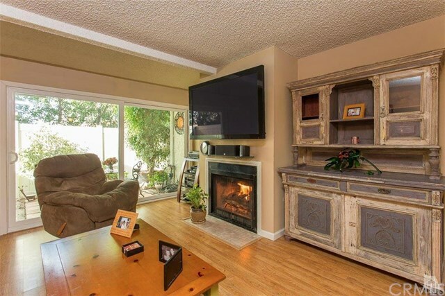 Property Photo:  5249 Colodny Drive 6  CA 91301 