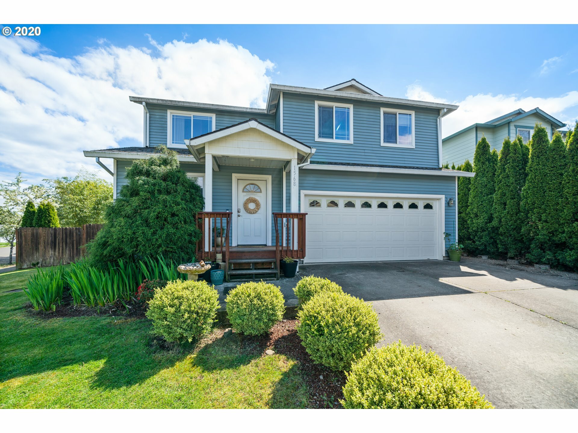 Property Photo:  1568 SW 27th St  OR 97060 