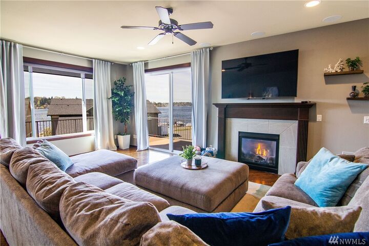 Property Photo: 525 115th Avenue SE WA 98258