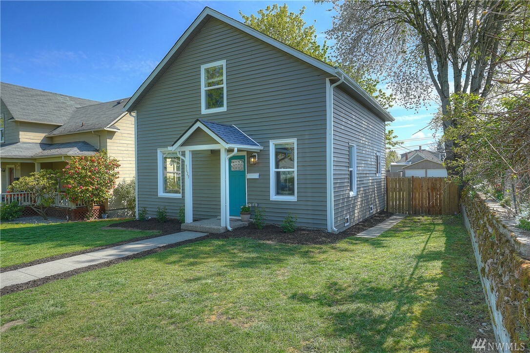 Property Photo:  3629 E F St  WA 98404 